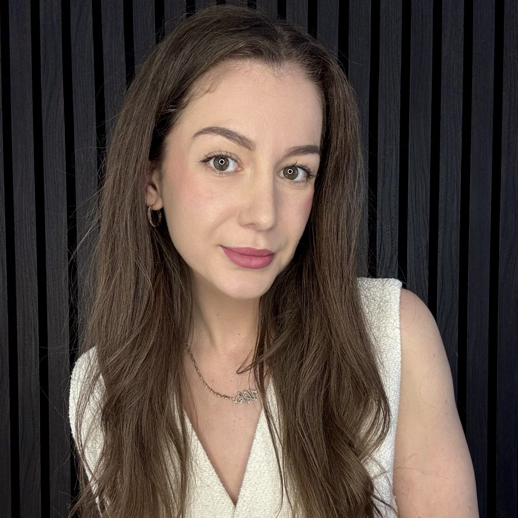 HALÁPI VIKI